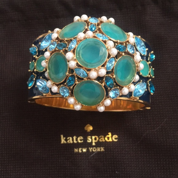 Bracelet - Picture 1 of 2